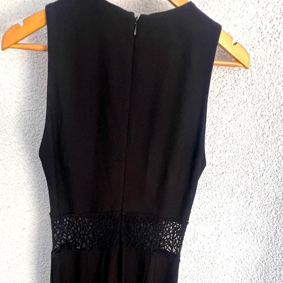 Zac Posen black jumpsuit w/ lace midsection has pockets - Picture 6 of 7